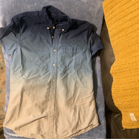 Blue Ombré button down AE - Picture 2 of 4